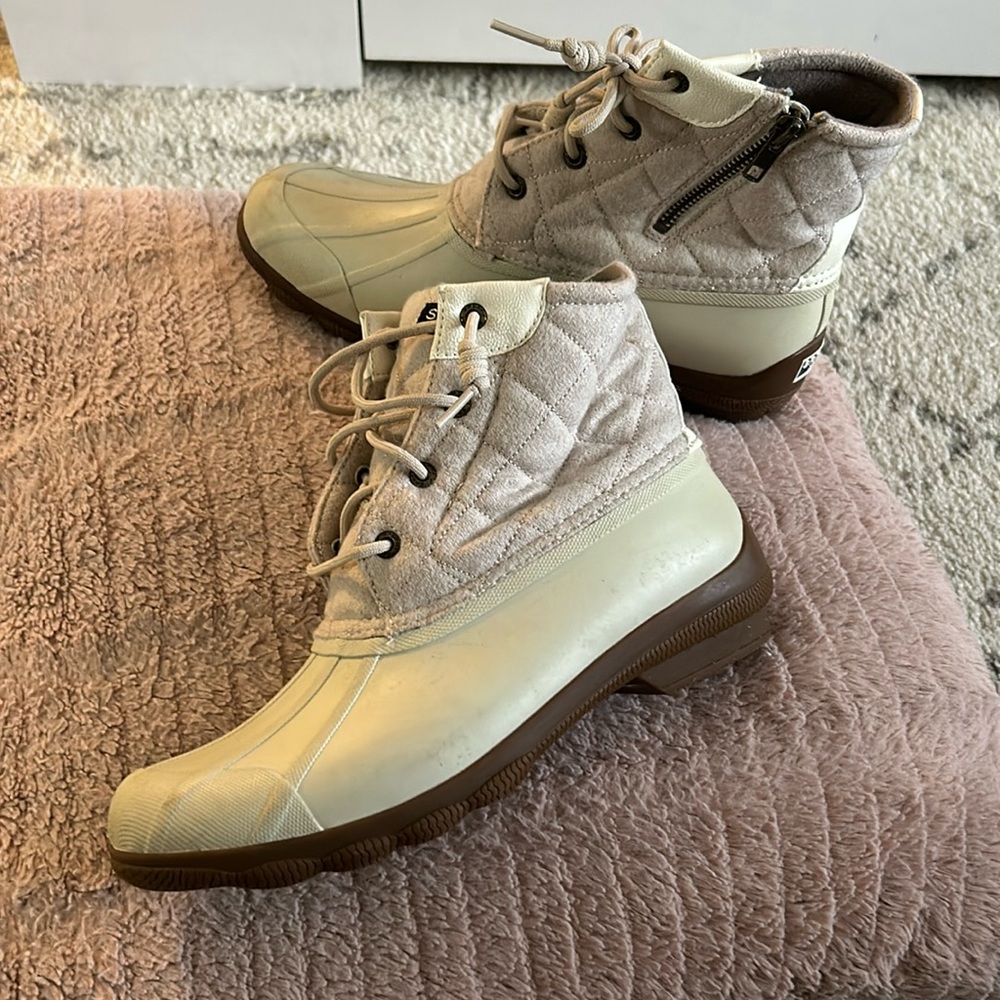 Sperry snow boots